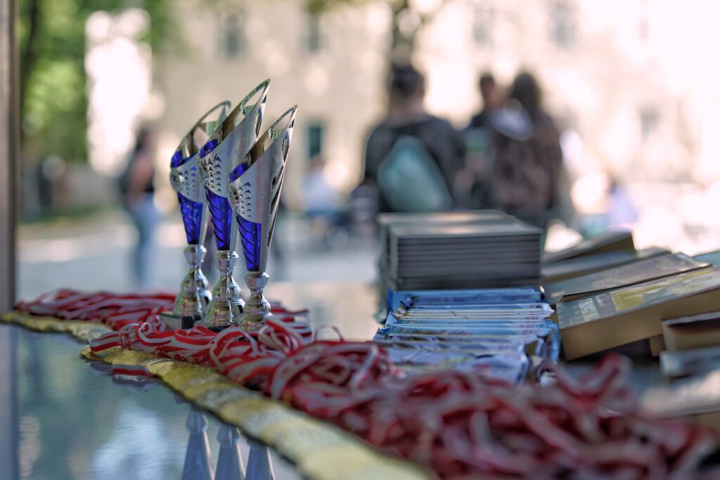 Statuetki dla uczestników #FamilijnegoSzpilu.