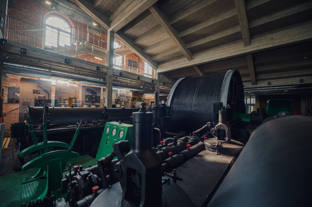 Rekwizyty po dawnej kopalni w Siemianowickim Centrum Kultury Park Tradycji.