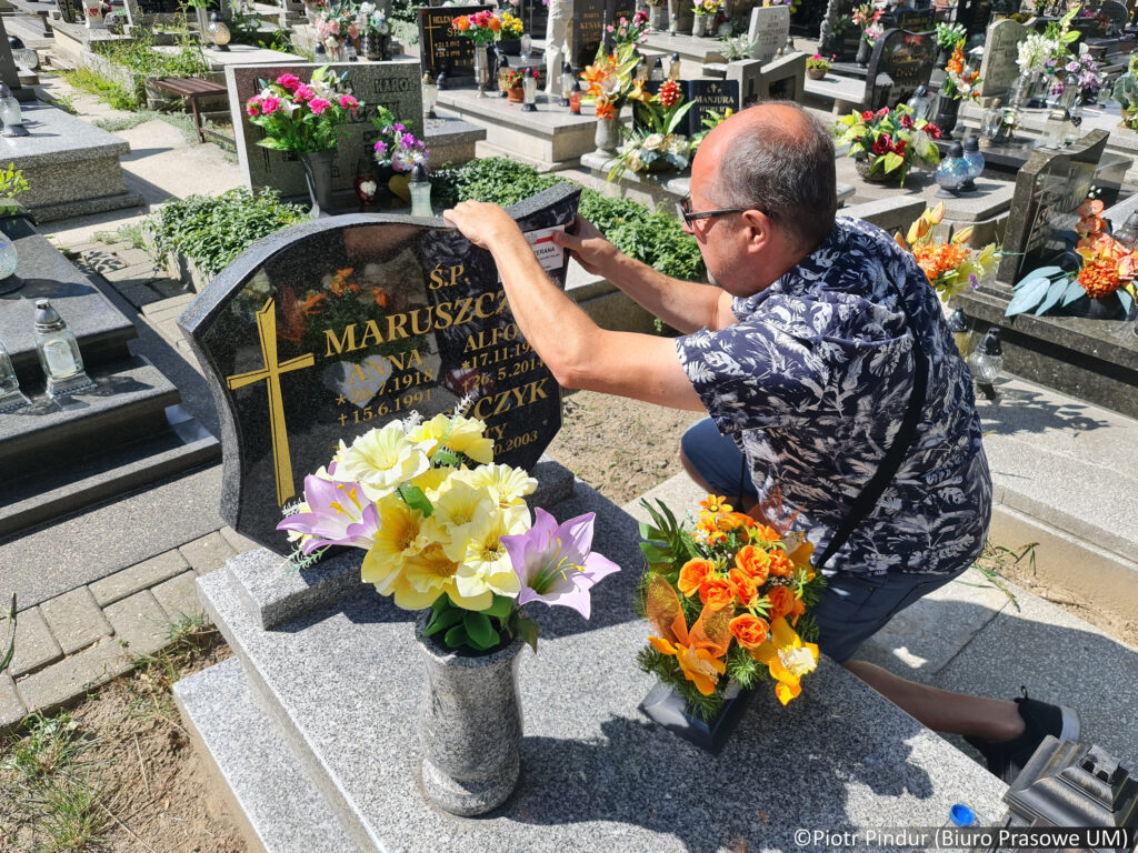 grób weterana Grzegorz Jurkiewicz cmentarz parafialny w Michałkowicach