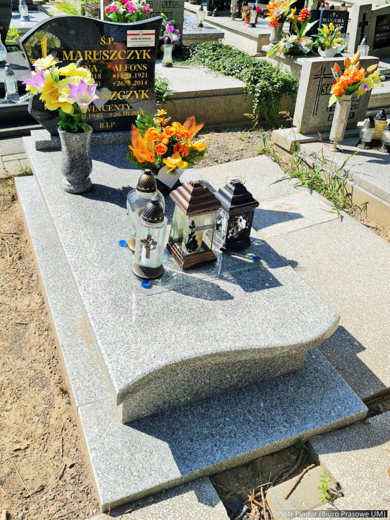 grób weterana cmentarz parafii św. Michała Archanioła Michałkowice śp. Alfons Maruszczyk