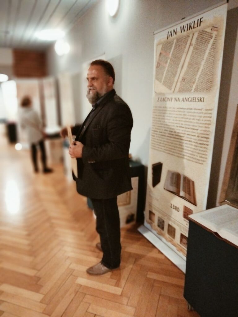 Oprowadzanie po wystawie „Historia Biblii. Księga, która przetrwała wieki”