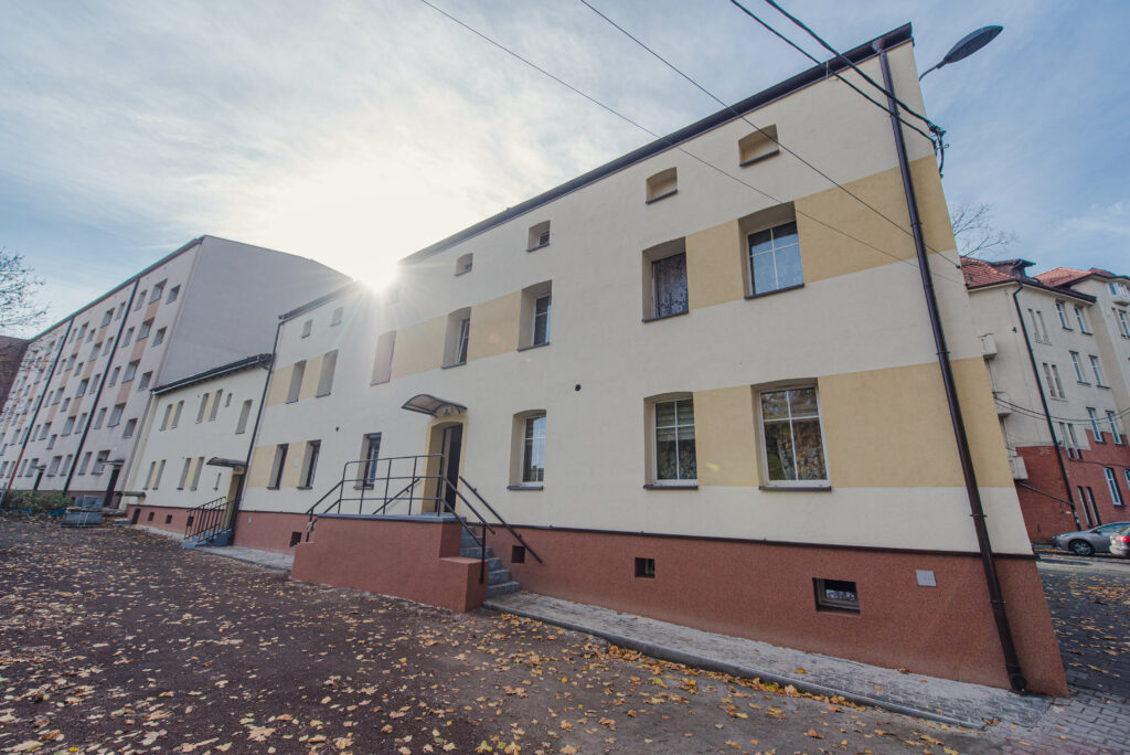 Budynek przy ul. Parkowej po termomodernizacji.