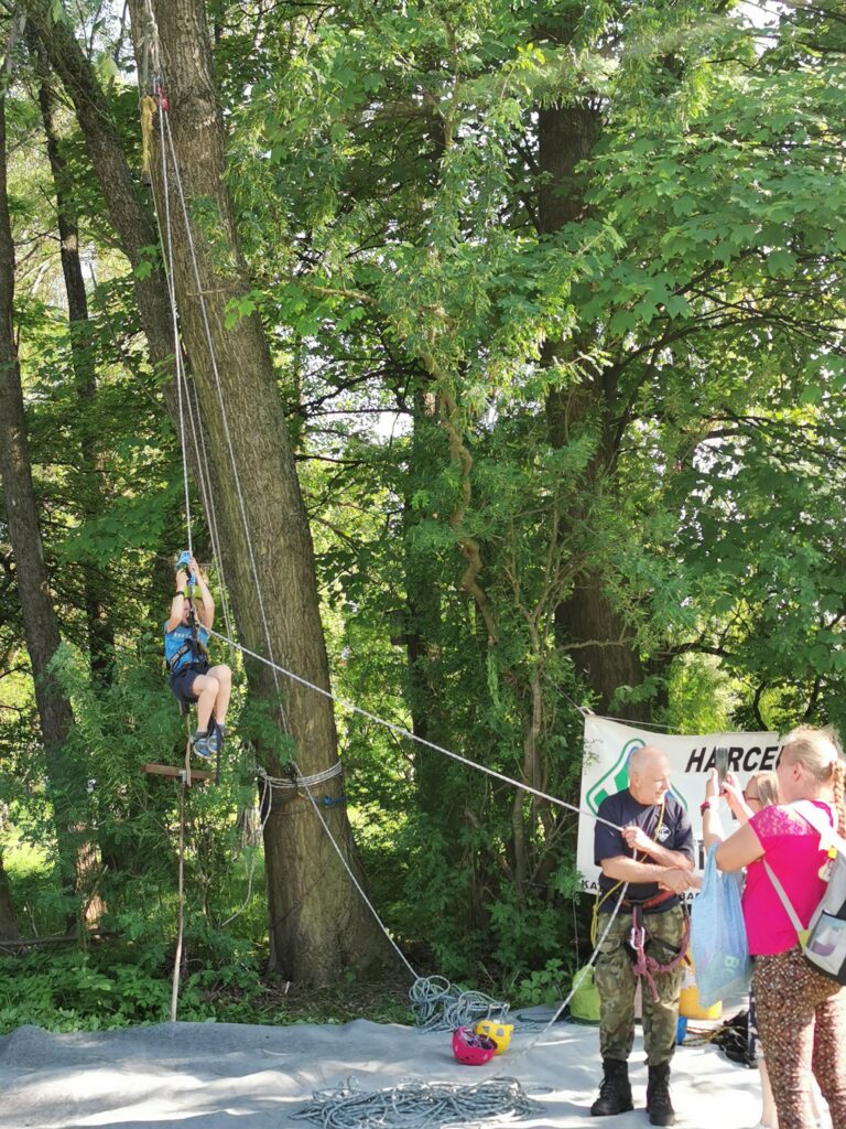 Gry i zabawy prowadzone przez animatora dla Dzieci