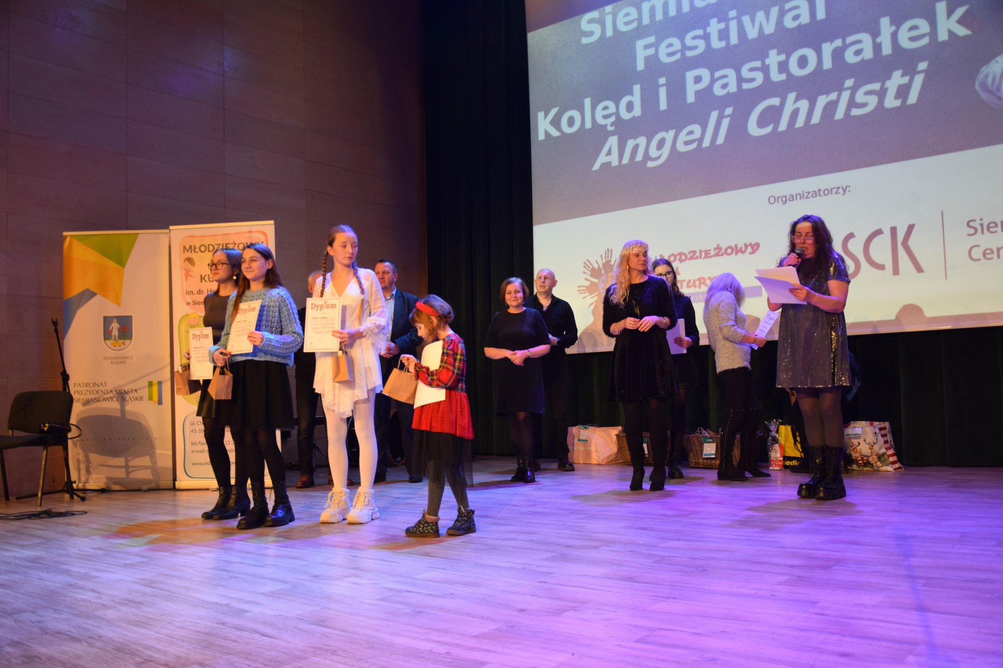 Finał IV Siemianowickiego Festiwalu Kolęd i Pastorałek Angeli Christi