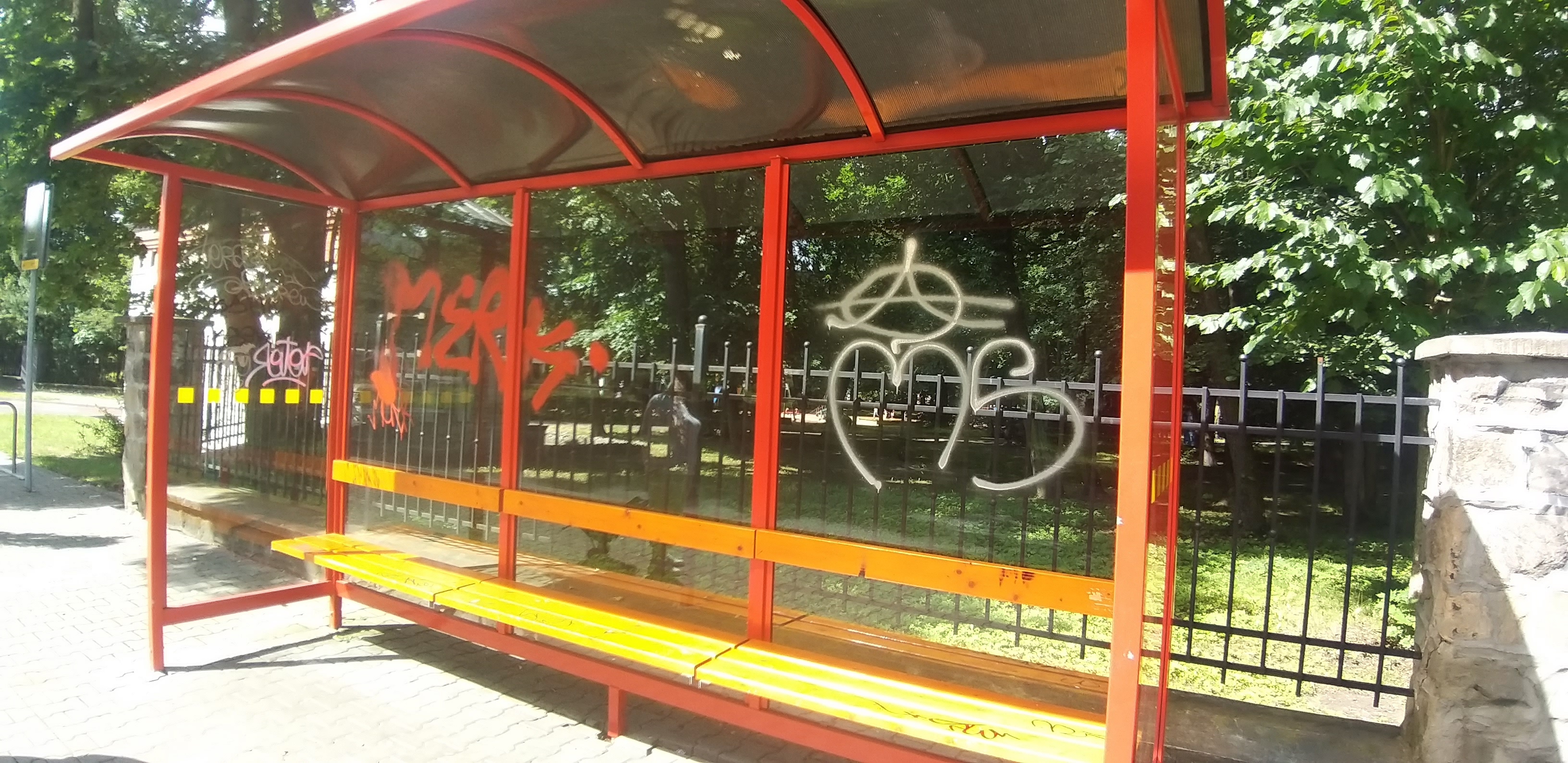 Mała architektura pod ostrzałem….