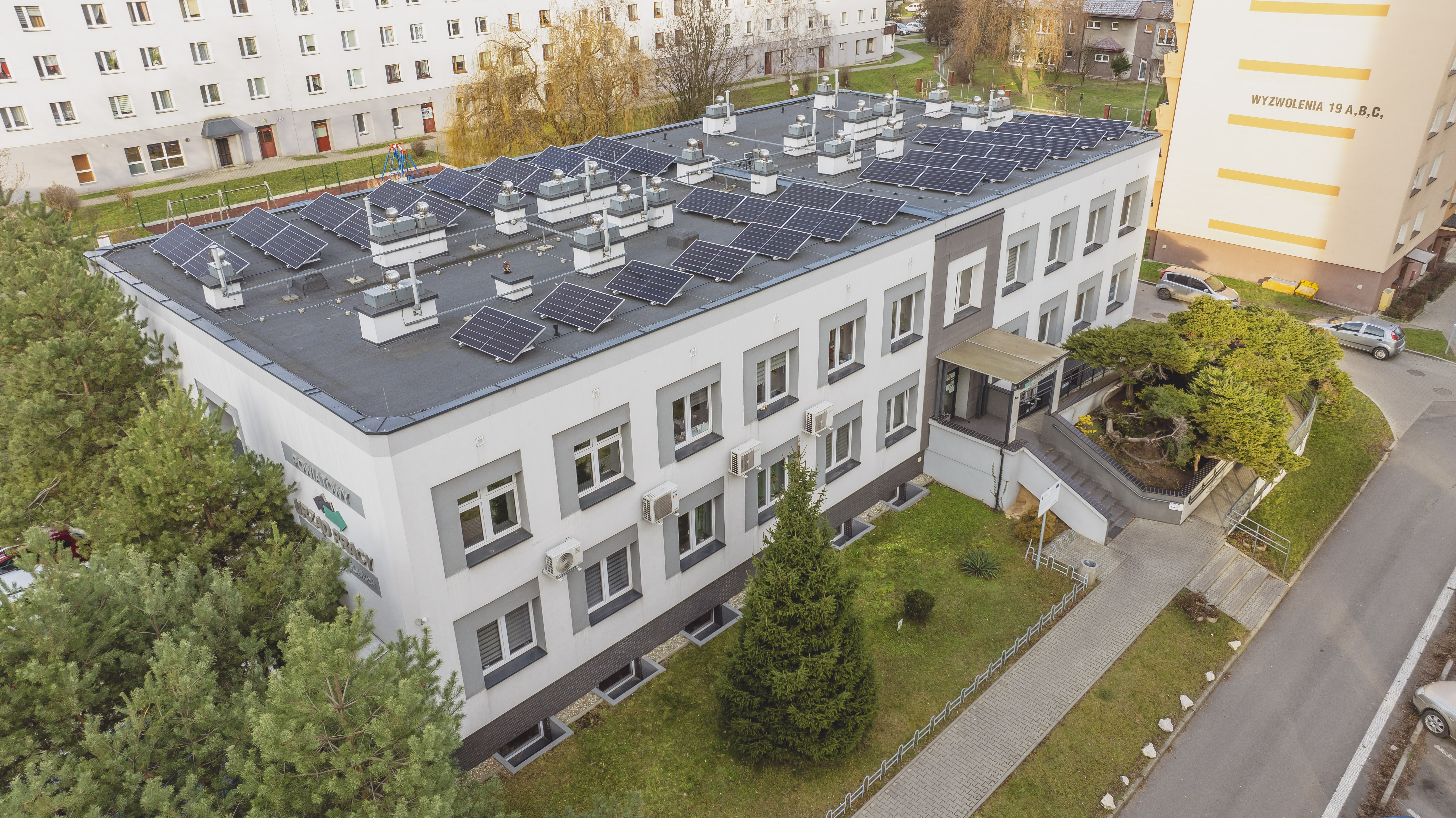 PUP i dwa przedszkola ze słoneczną energią