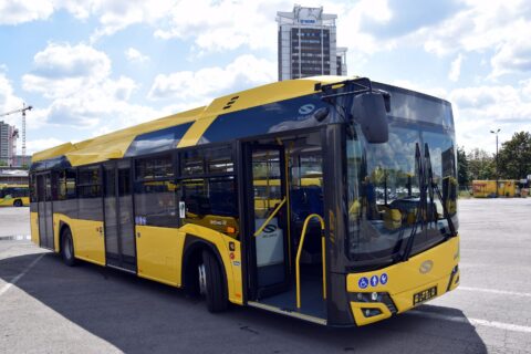 Autobus obsługujący linie Górnośląsko-Zagłębiowskiej Metropolii.