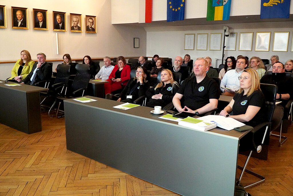 Naczelnicy i kierownicy wydziałów Urzędu Miasta w Siemianowicach Śląskich.