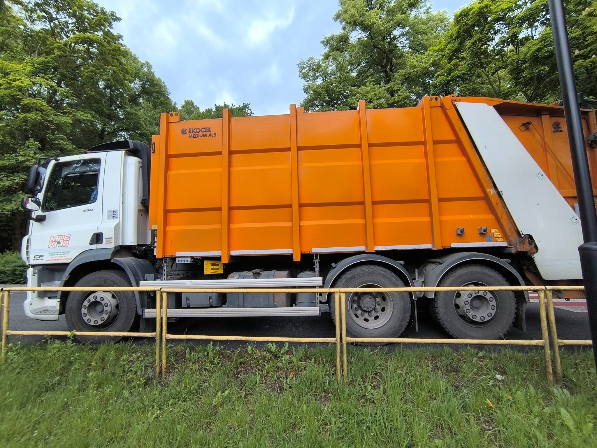 Wybuchowe odpady w śmietnikach. Tego nie wolno tutaj wyrzucać!