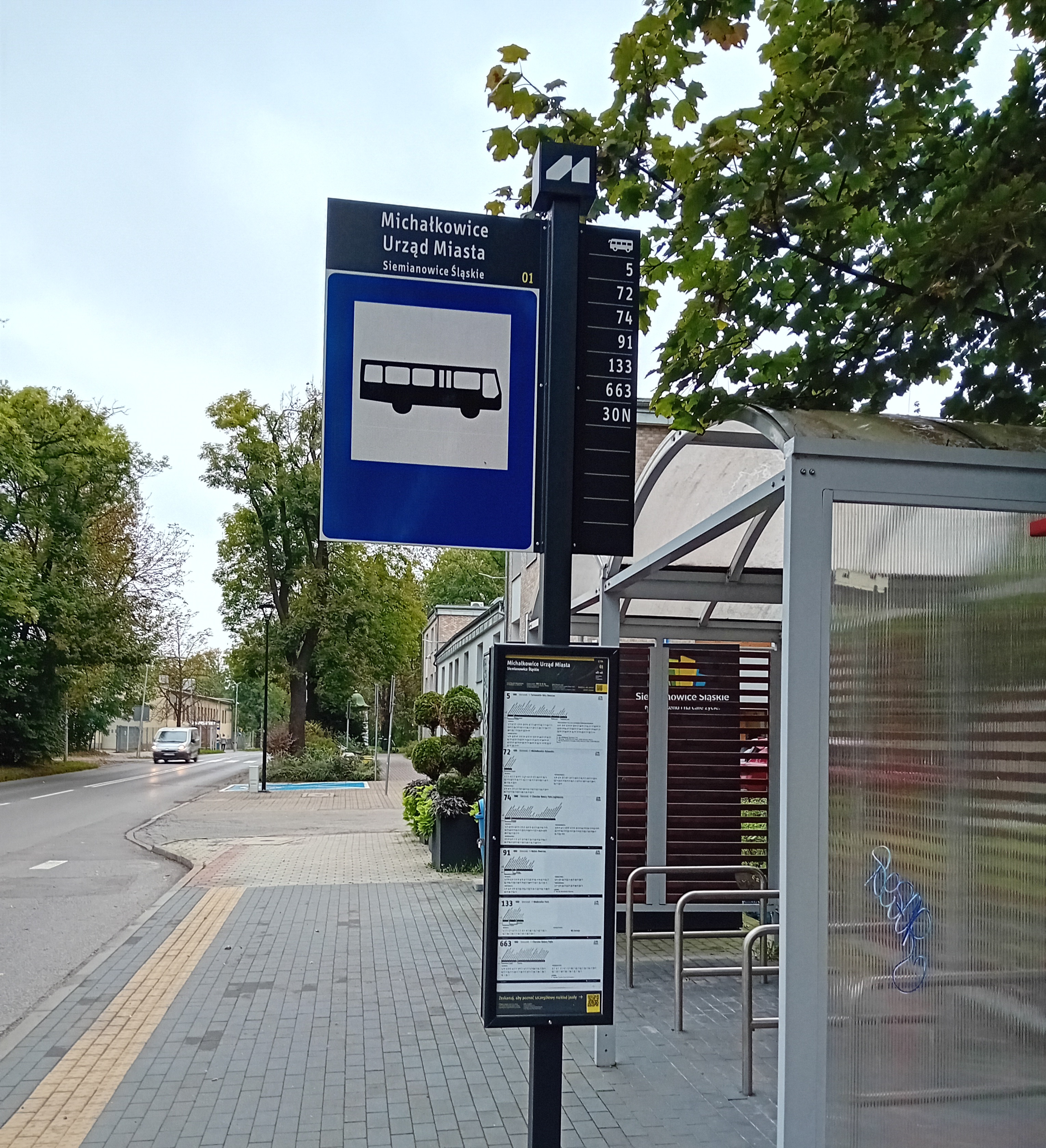 Wymiana słupków przystankowych i rozkładów jazdy