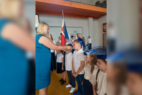 Pasowanie uczniów pierwszej klasy Szkoły Podstawowej nr 1 im. M. Kopernika w Siemianowicach Śląskich.