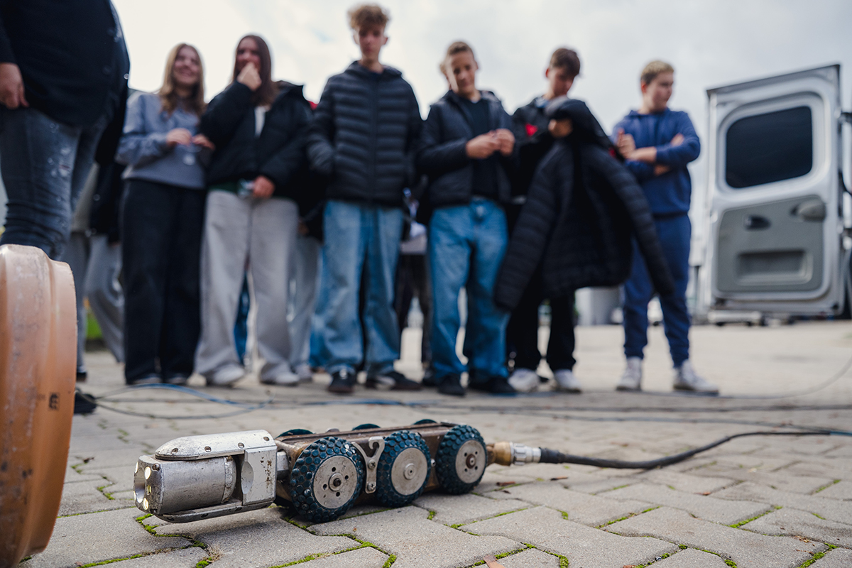 Młodzież w Aqua-Sprint – pierwsze zajęcia Akademii Przedsiębiorczości 2025/2026