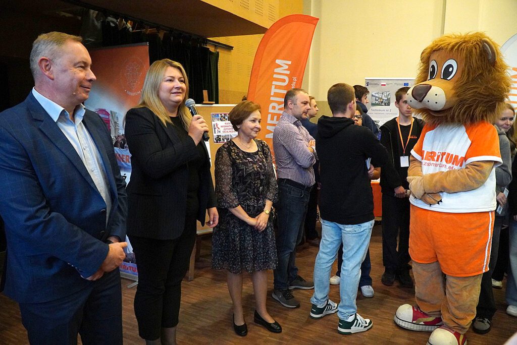 Beata Gałecka, Drugi Zastępca Prezydenta Miasta rozpoczęła tegoroczne, siemianowickie Targi Edukacji.