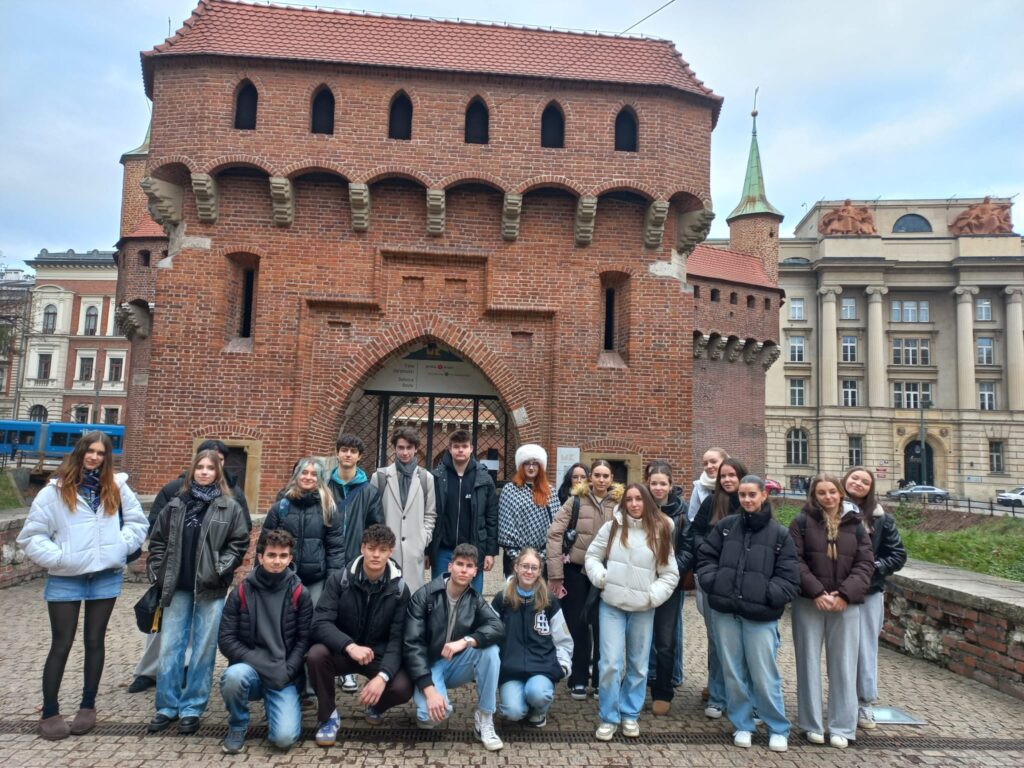 Kraków - pod Barbakanem - początek zwiedzania miasta.