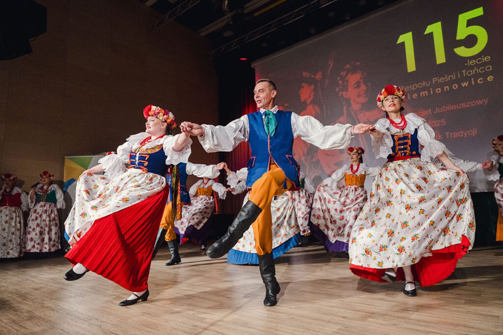 115 lat Zespołu Pieśni i Tańca „Siemianowice” – święto pokoleń, tradycji i wzruszeń