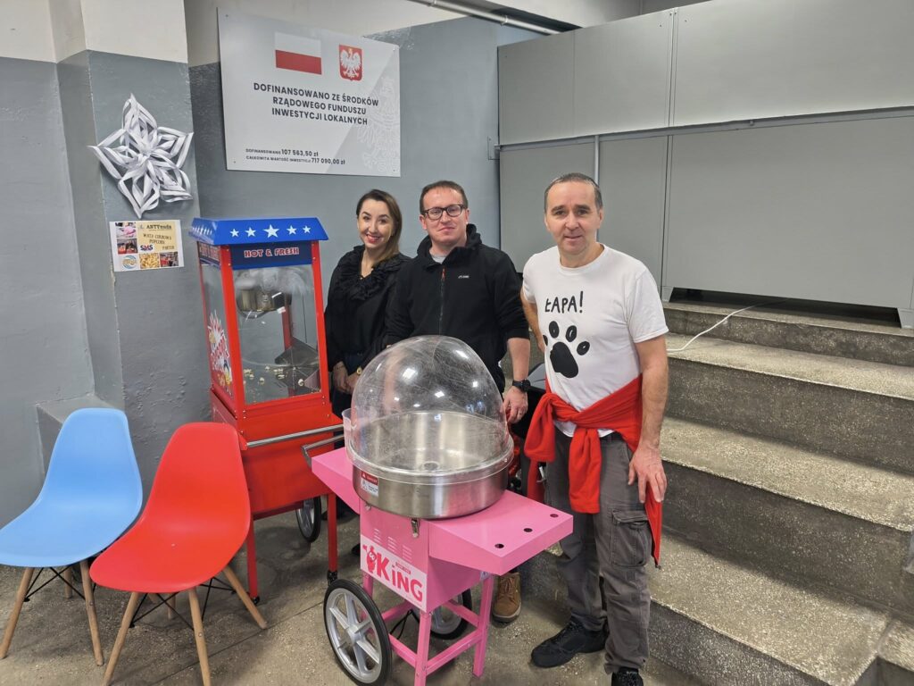 Stoisko SMS podczas Festiwalu ANTYnuda w ZSOiZ