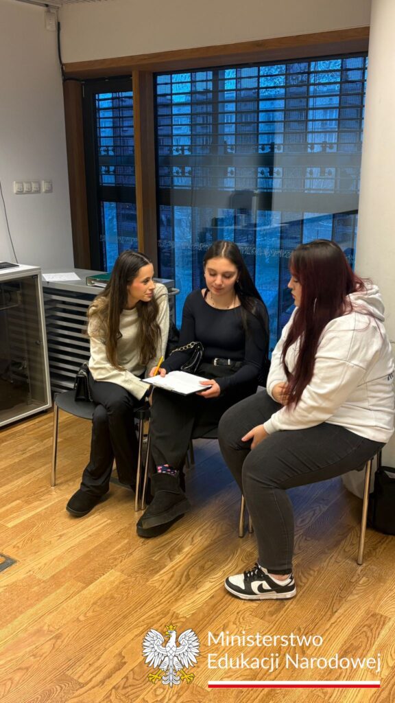 Uczennice podczas warsztatów w Muzeum Historii Żydów Polskich POLIN