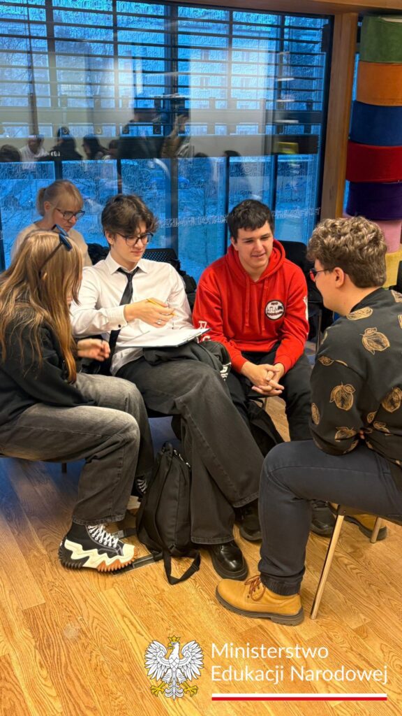 Uczniowie klasy 4 TR podczas warsztatów w Muzeum Historii Żydów Polskich POLIN