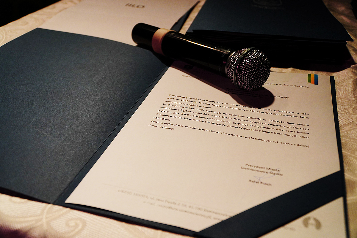 Stypendia wręczone uzdolnionej – wyjątkowej – siemianowickiej młodzieży. Gratulujemy!