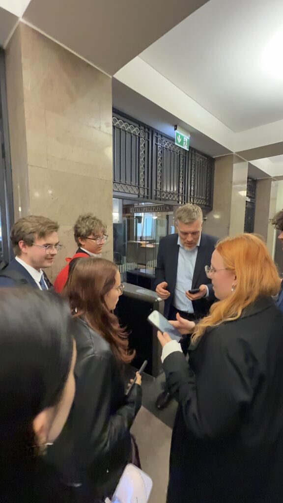 Polityk Adrian Zandberg spotkał się z przedstawicielami Młodzieżowej Rady Miasta z Siemianowic Śląskich.