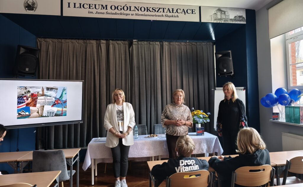 Powitalne przemówienie dyrekcji szkoły.