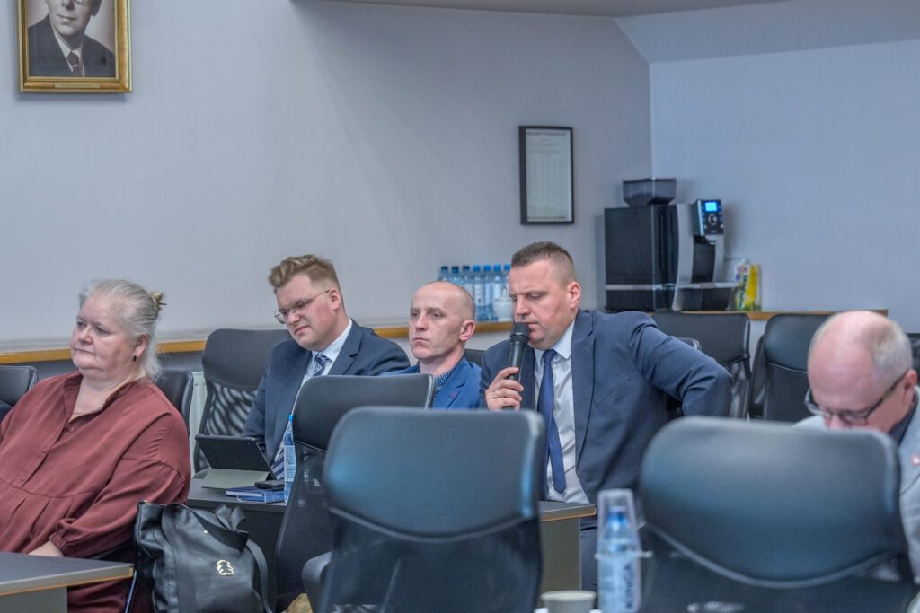 Radni zadają pytania