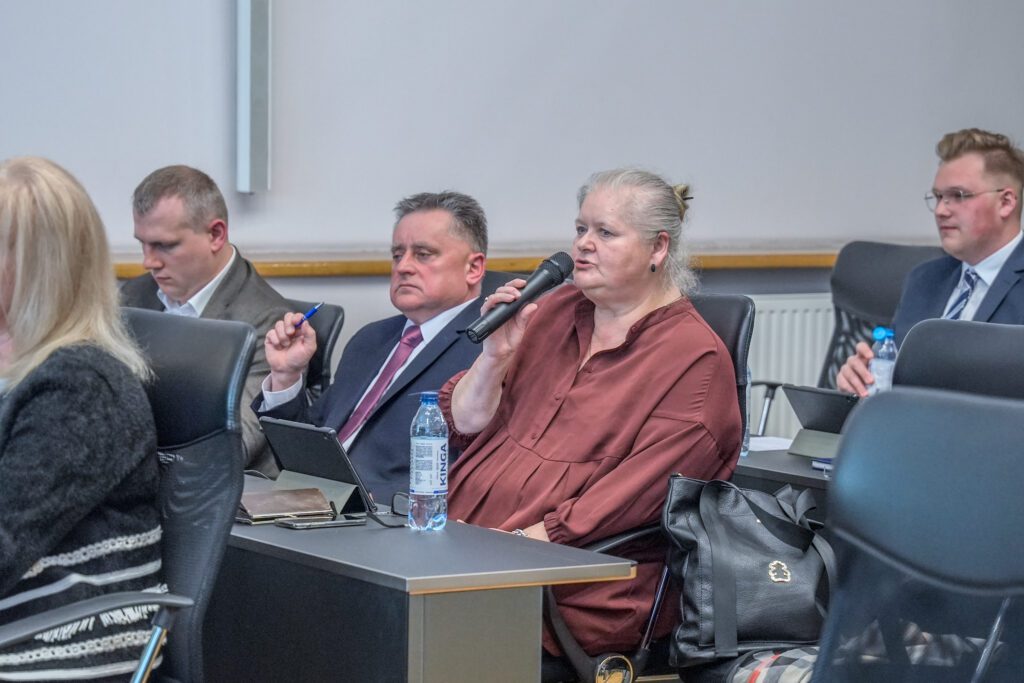 Radni zadają pytania