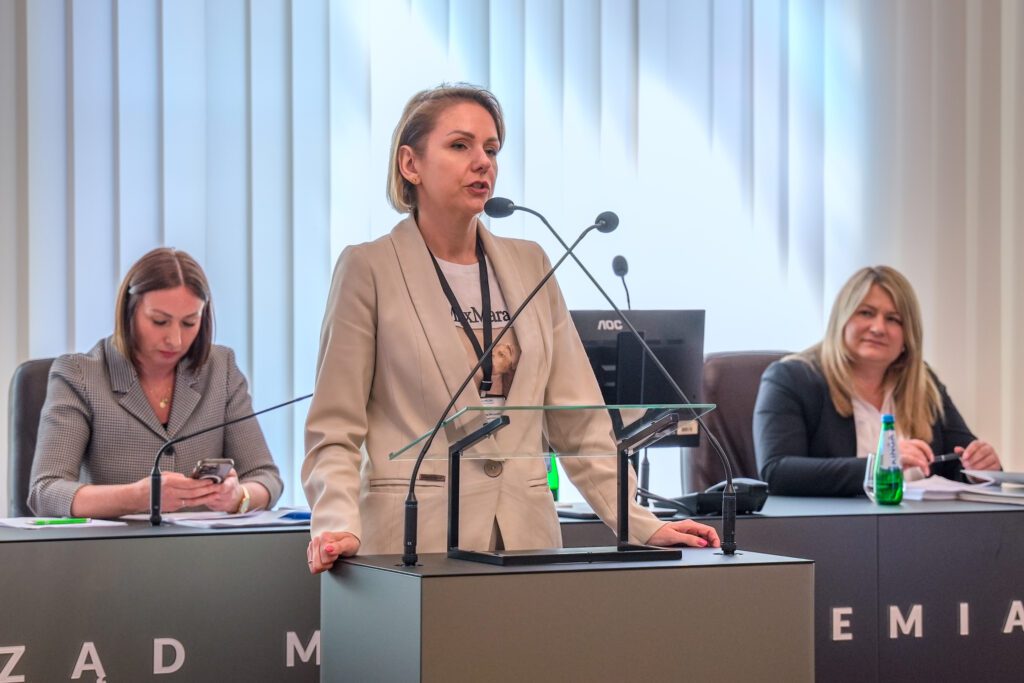 Marta Nowacka, Prezes Zarządu Szpitala Miejskiego informuje o kondycji finansowej placówki.