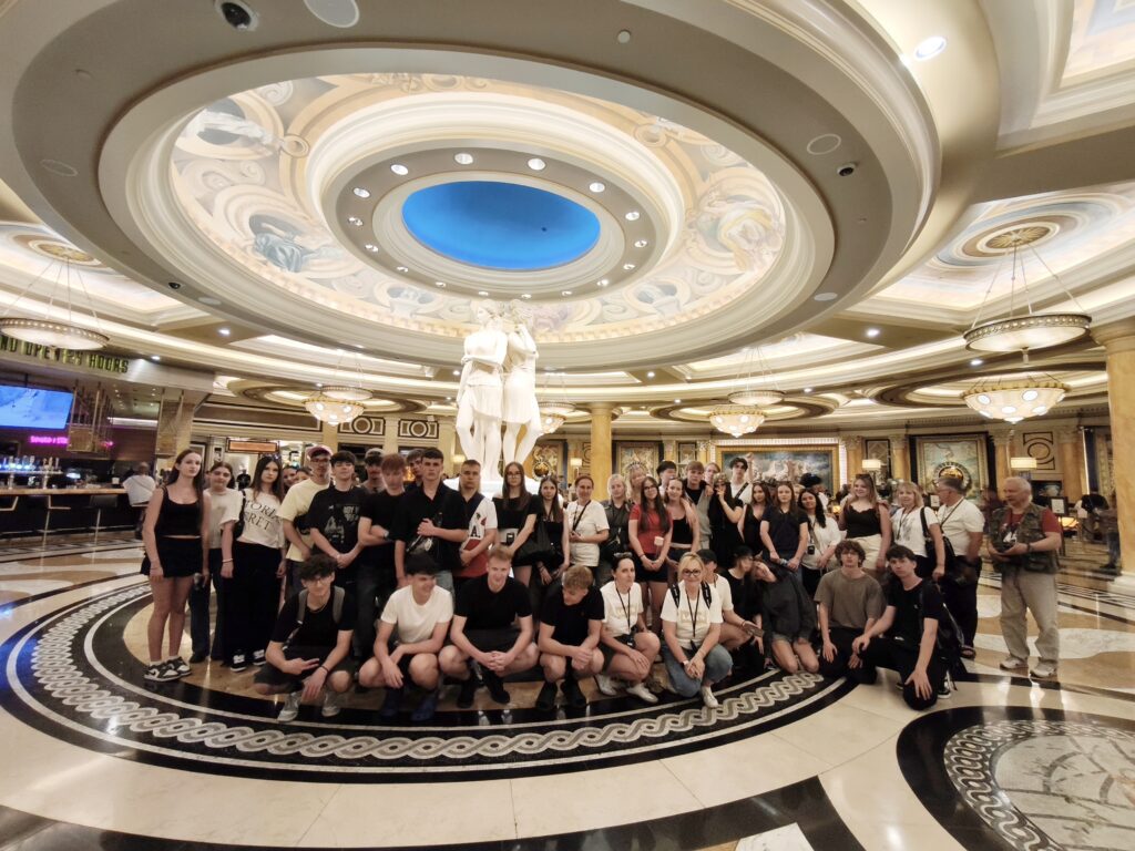Las Vegas zdjęcie grupowe młodzieży z I LO.
