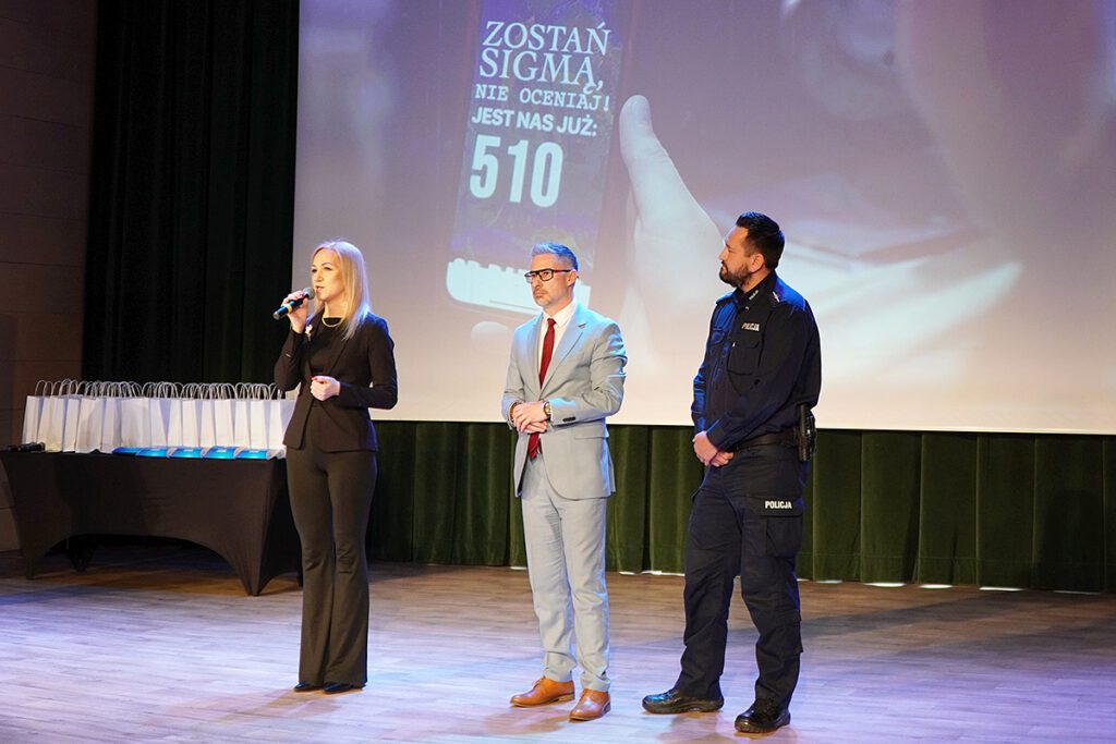 Joanna Maj (psycholog z OIK-u), Mateusz Kacy oraz asp. Arkadiusz Lasyk.