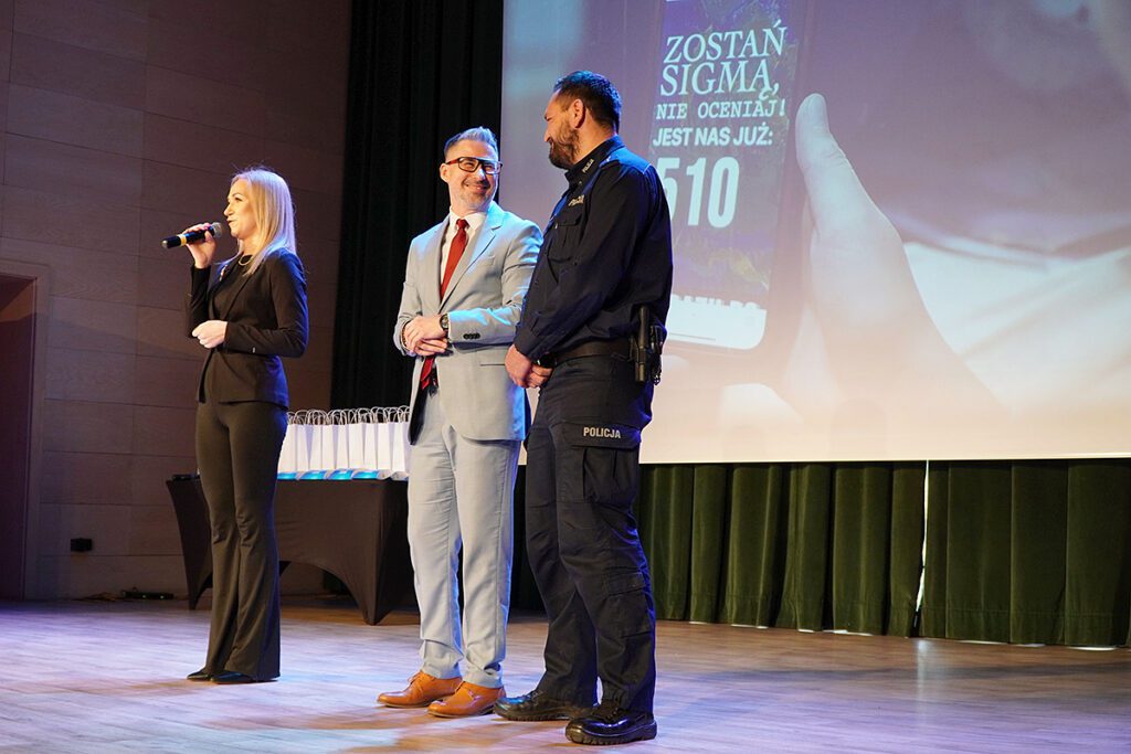 Joanna Maj (psycholog z OIK-u), Mateusz Kacy oraz asp. Arkadiusz Lasyk.