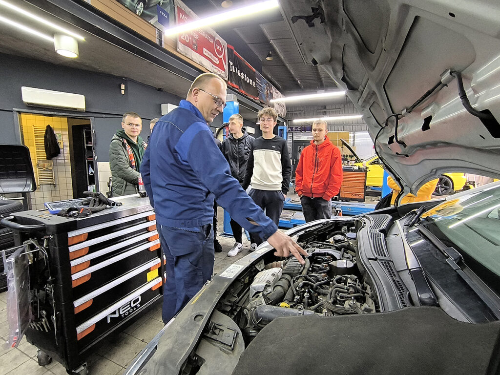 Lekcja motoryzacji w Auto Klinika