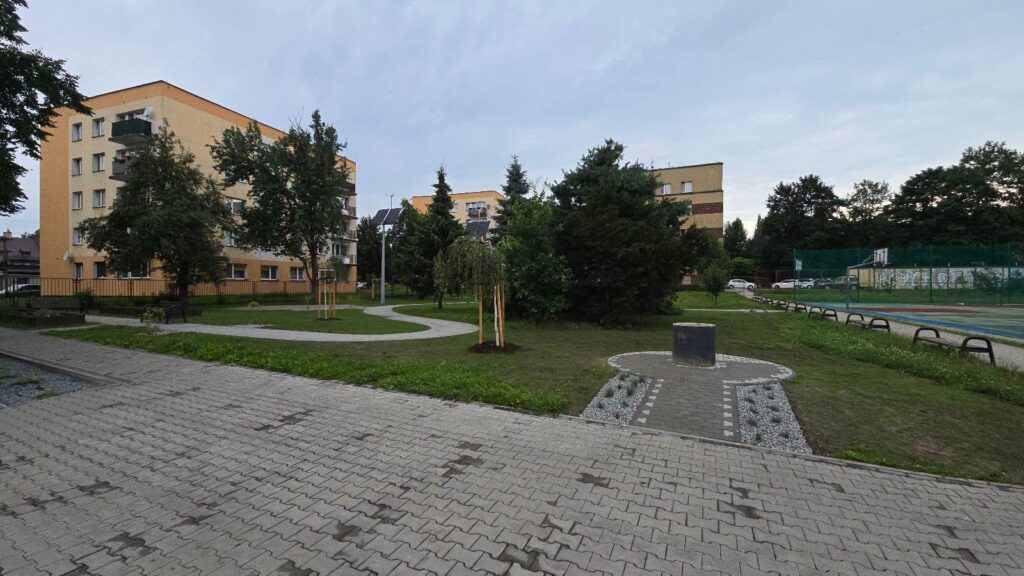 Plac szkolny przy SP 5