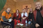 Spotkanie przy ul. Śniadeckiego 7, pani Ewa - wolontariuszka Fundacji Bethlehem, Elżbieta Nieszporek - Pełnomocnik ds. Organizacji Pozarządowych UM Siemianowice, terapeutka Fundacji Bethlehem, Marta Szwarc Rzecznik Prasowy Ekumenicznej Fundacji Bethlehem, ks. Krzysztof Nieciąg - Prezes Zarządu Fundacji Bethlehem.