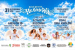 Plakat promujący Heaven Wins, niebieskie tło z chmurkami, białe postacie aniołów.